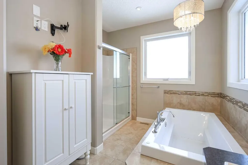 146 Sutherland Close Red Deer AB T4R 0L5