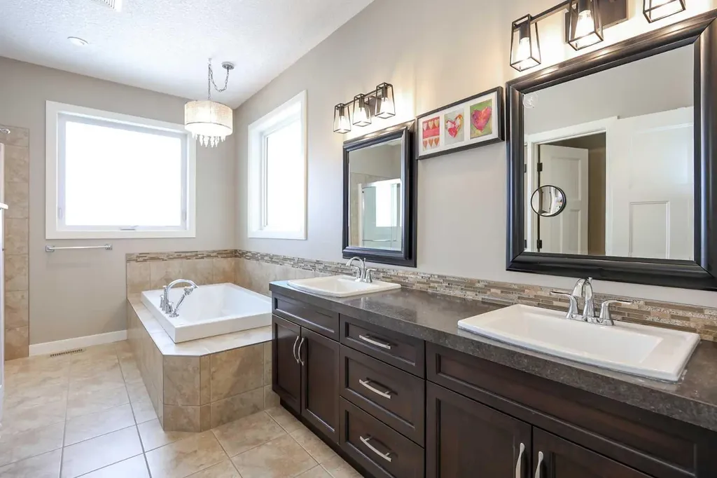 146 Sutherland Close Red Deer AB T4R 0L5