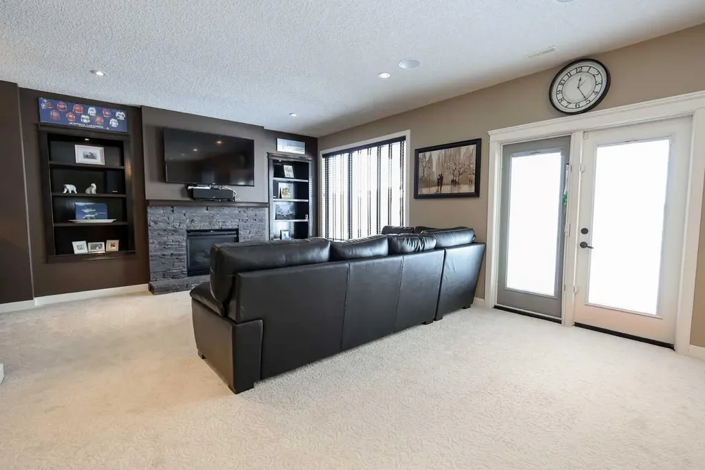 146 Sutherland Close Red Deer AB T4R 0L5