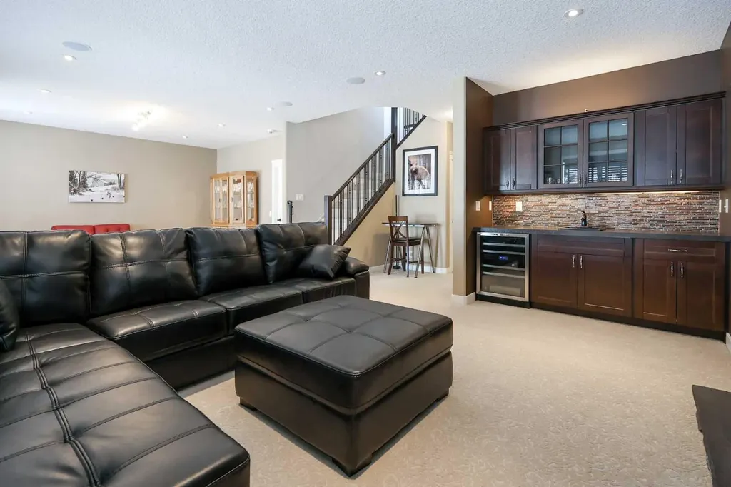 146 Sutherland Close Red Deer AB T4R 0L5