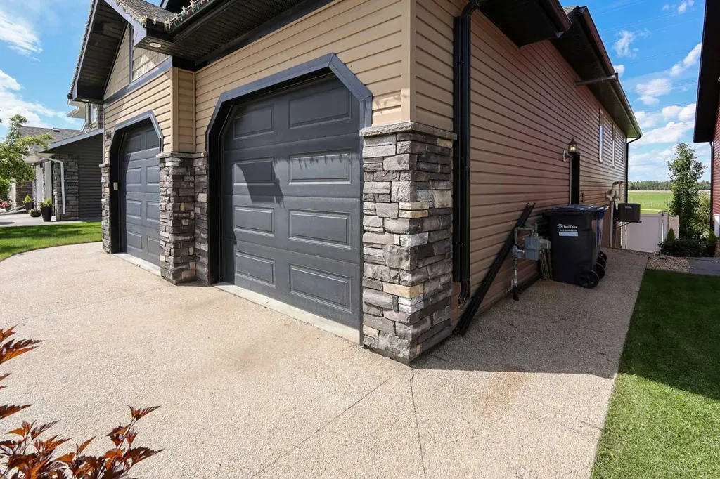 146 Sutherland Close Red Deer AB T4R 0L5