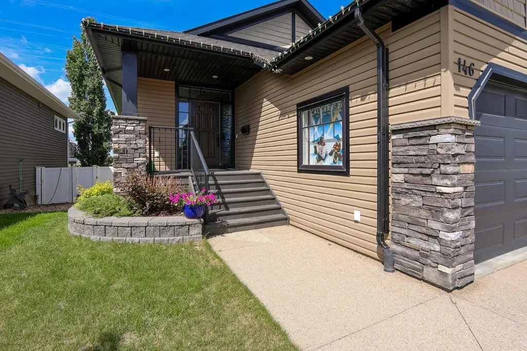 146 Sutherland Close Red Deer AB T4R 0L5