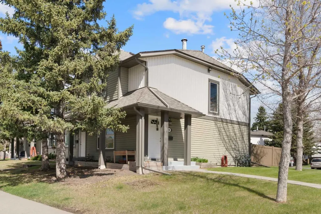 530 Woodbine Boulevard SW Calgary AB T2W 5B3