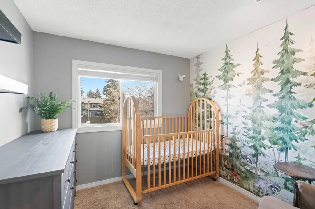 530 Woodbine Boulevard SW Calgary AB T2W 5B3