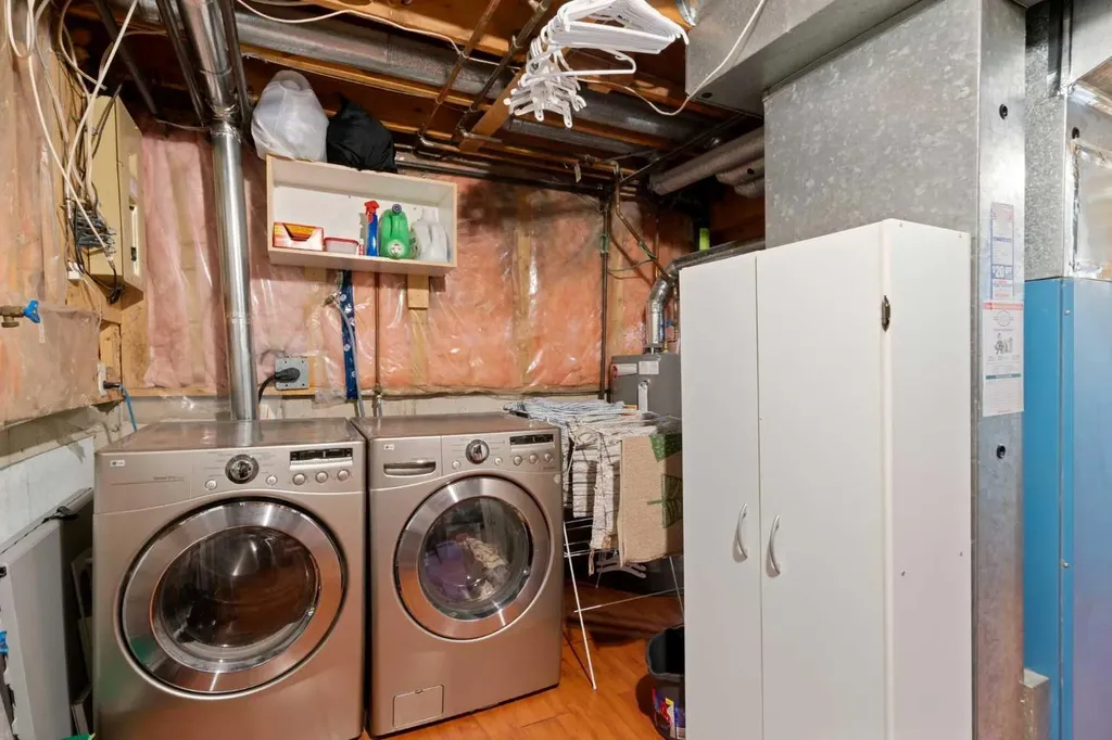 530 Woodbine Boulevard SW Calgary AB T2W 5B3