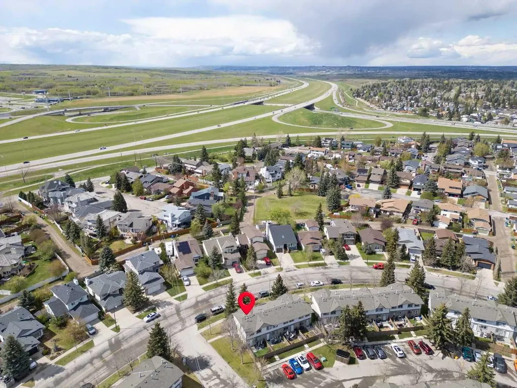 530 Woodbine Boulevard SW Calgary AB T2W 5B3