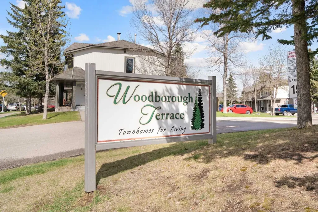 530 Woodbine Boulevard SW Calgary AB T2W 5B3