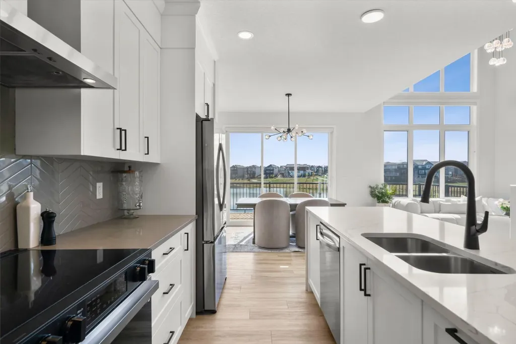 264 Mallard Grove SE Calgary AB T3S 0M8