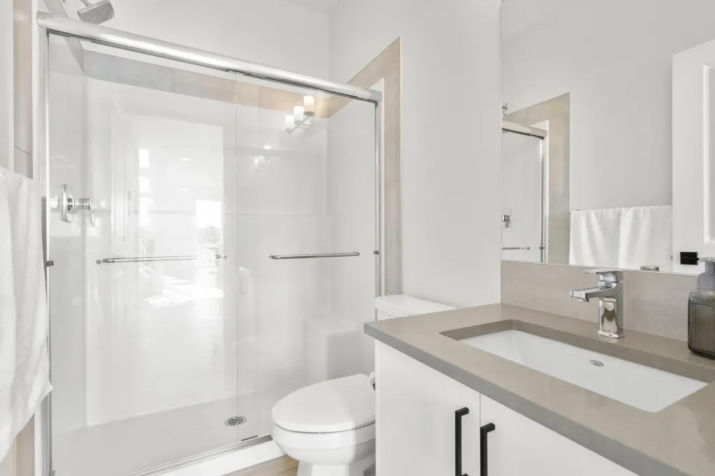 264 Mallard Grove SE Calgary AB T3S 0M8
