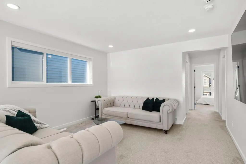 264 Mallard Grove SE Calgary AB T3S 0M8