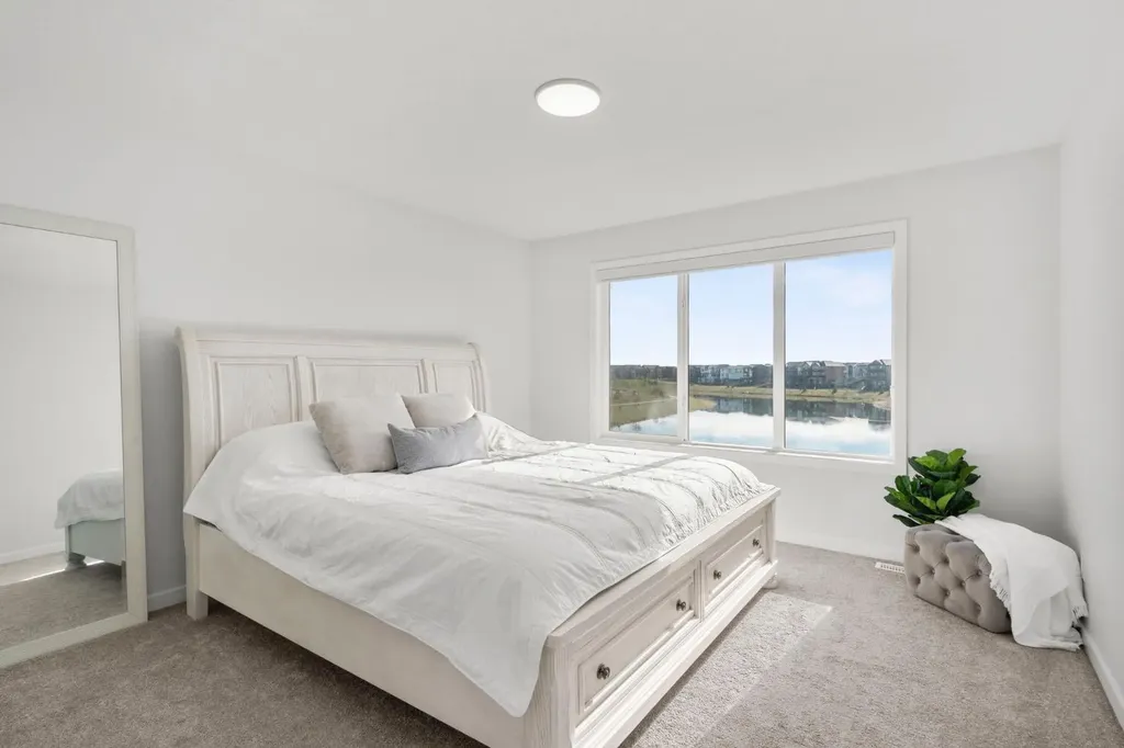 264 Mallard Grove SE Calgary AB T3S 0M8