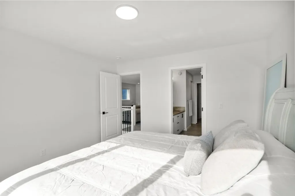 264 Mallard Grove SE Calgary AB T3S 0M8