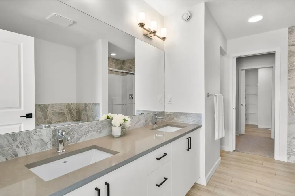 264 Mallard Grove SE Calgary AB T3S 0M8