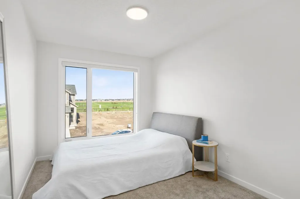 264 Mallard Grove SE Calgary AB T3S 0M8