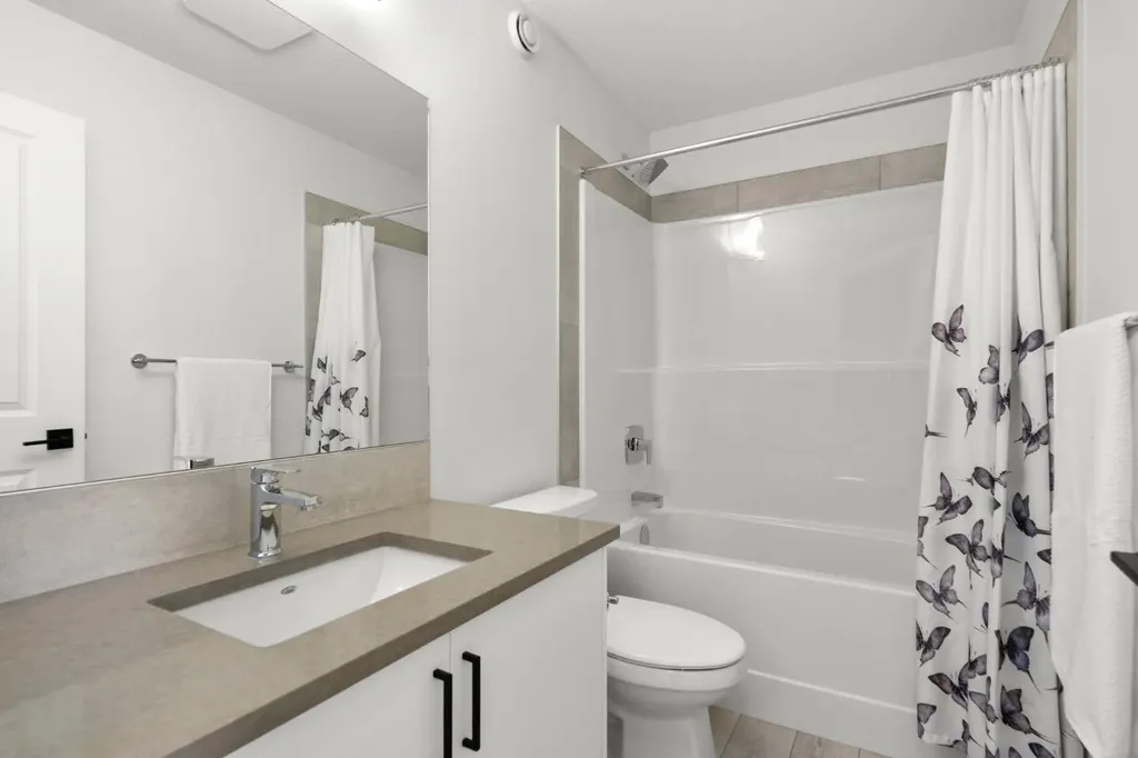 264 Mallard Grove SE Calgary AB T3S 0M8