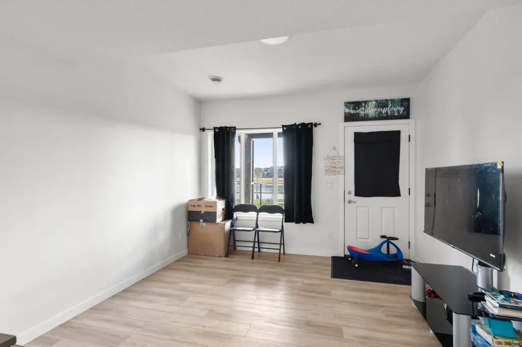 264 Mallard Grove SE Calgary AB T3S 0M8