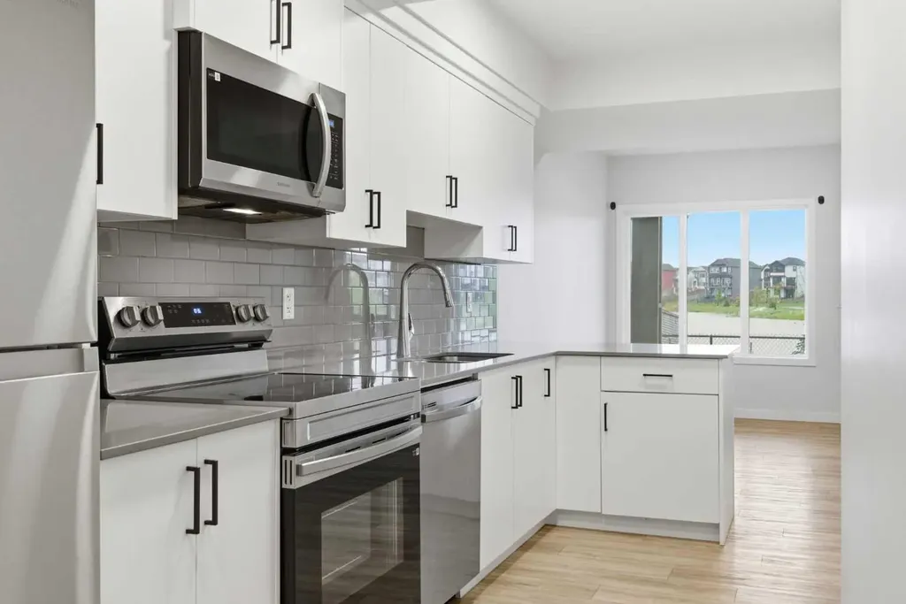 264 Mallard Grove SE Calgary AB T3S 0M8