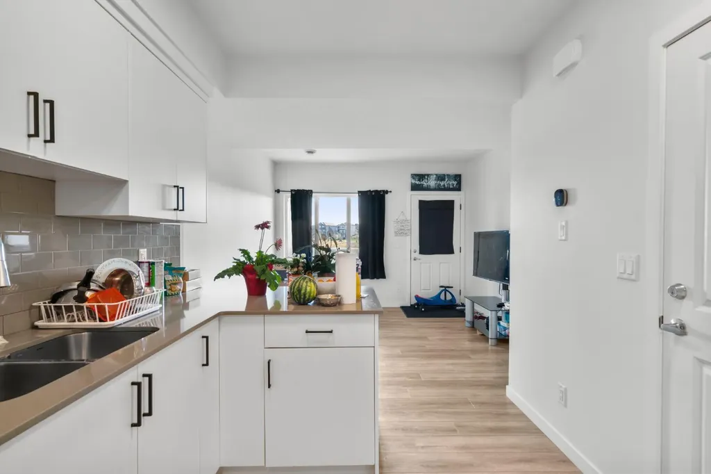 264 Mallard Grove SE Calgary AB T3S 0M8