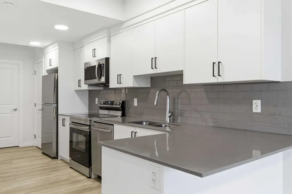 264 Mallard Grove SE Calgary AB T3S 0M8