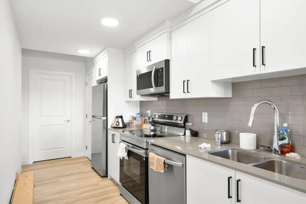 264 Mallard Grove SE Calgary AB T3S 0M8