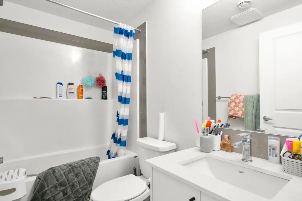 264 Mallard Grove SE Calgary AB T3S 0M8