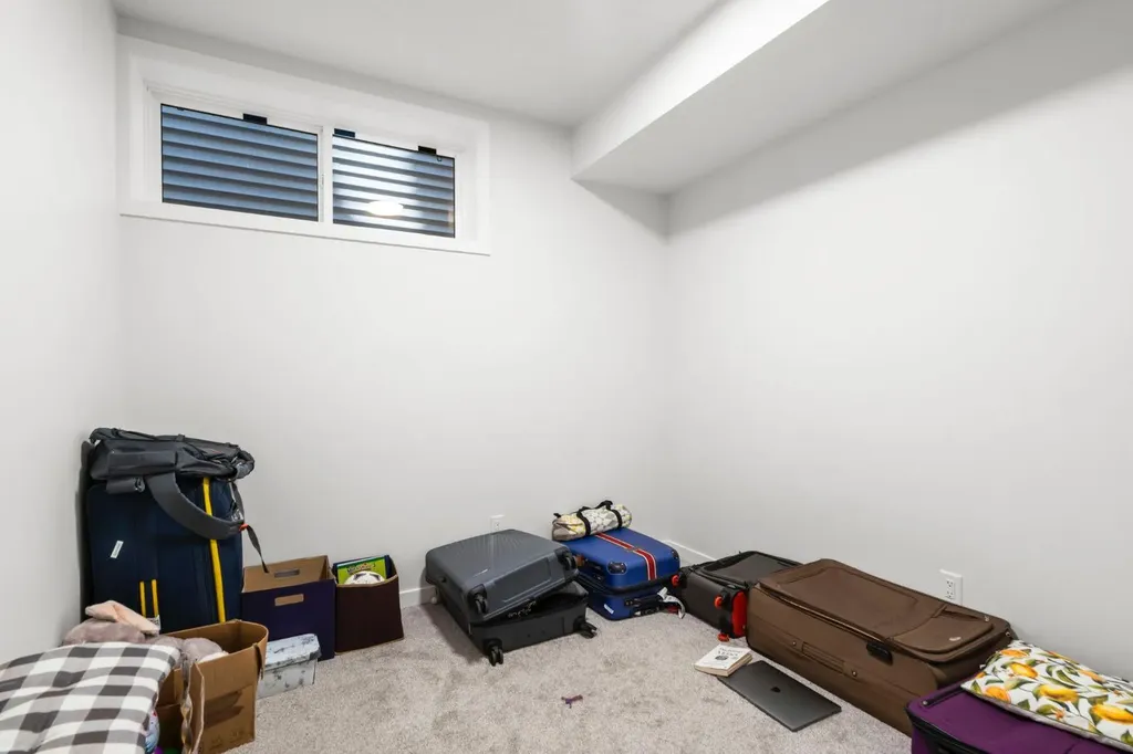 264 Mallard Grove SE Calgary AB T3S 0M8