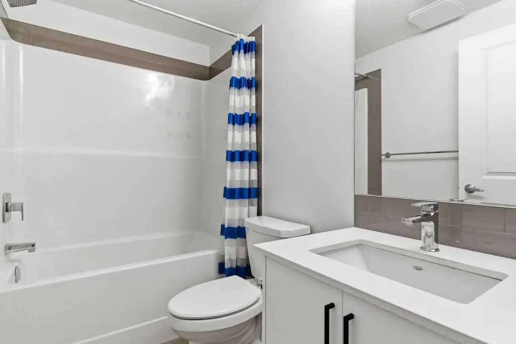 264 Mallard Grove SE Calgary AB T3S 0M8