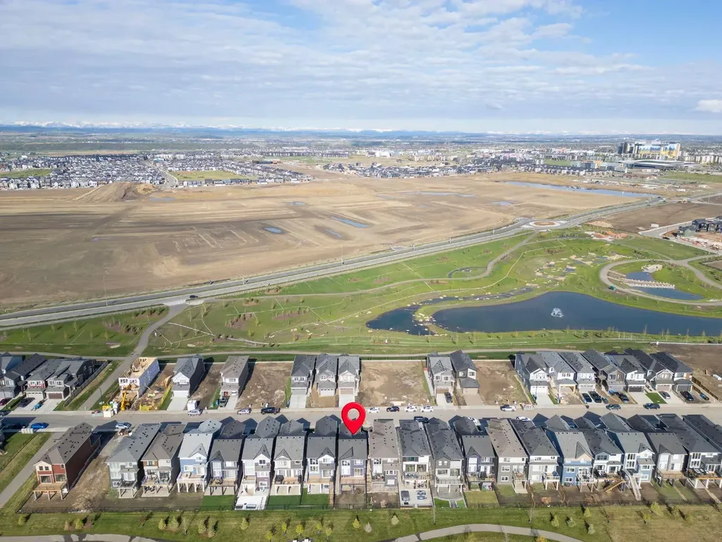 264 Mallard Grove SE Calgary AB T3S 0M8