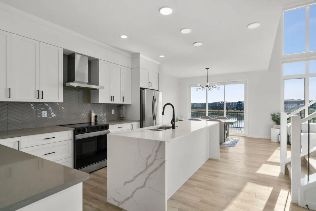 264 Mallard Grove SE Calgary AB T3S 0M8