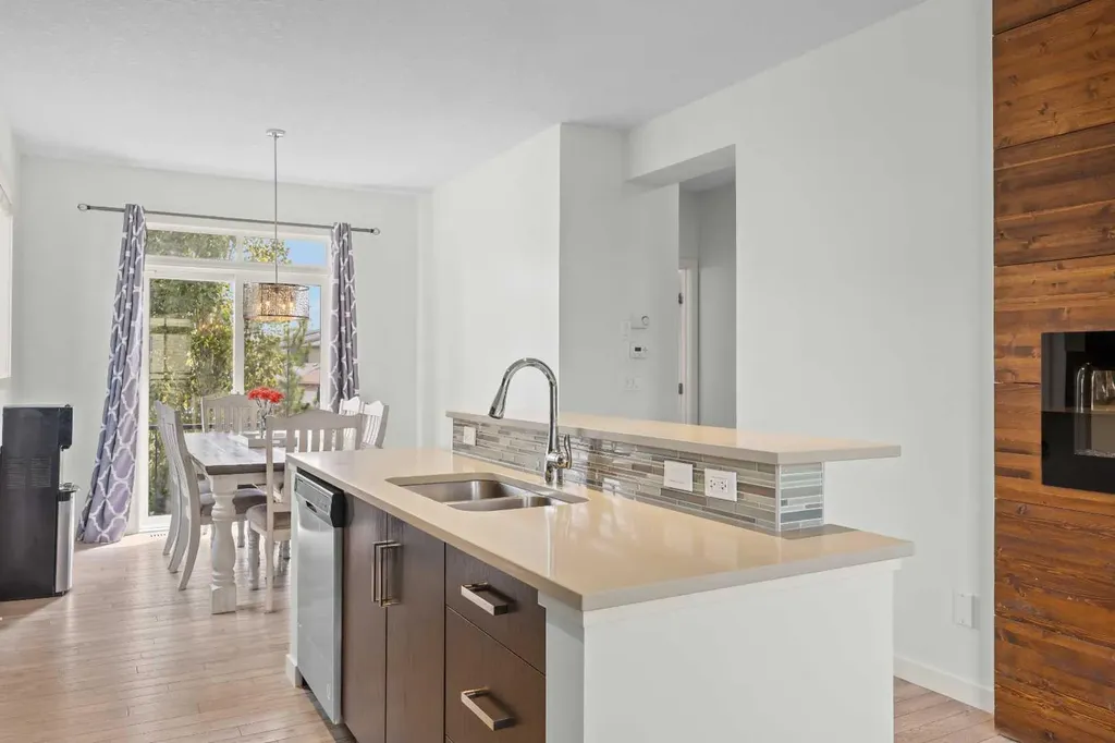 134 Walden Circle SE Calgary AB t2x0y4