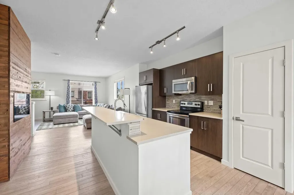 134 Walden Circle SE Calgary AB t2x0y4