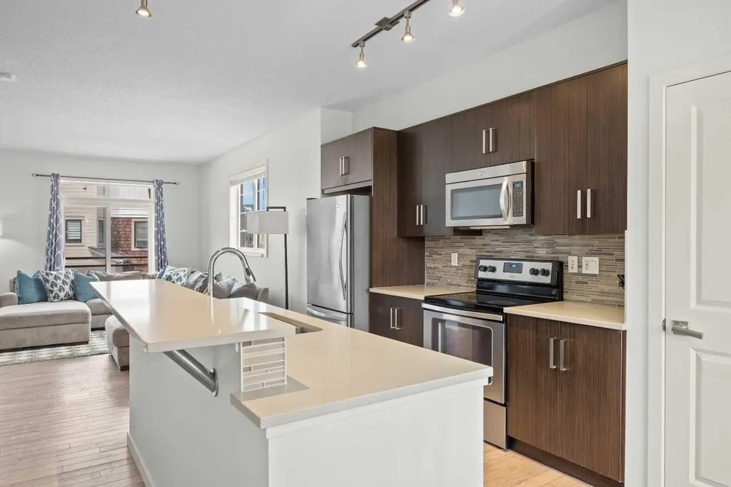 134 Walden Circle SE Calgary AB t2x0y4