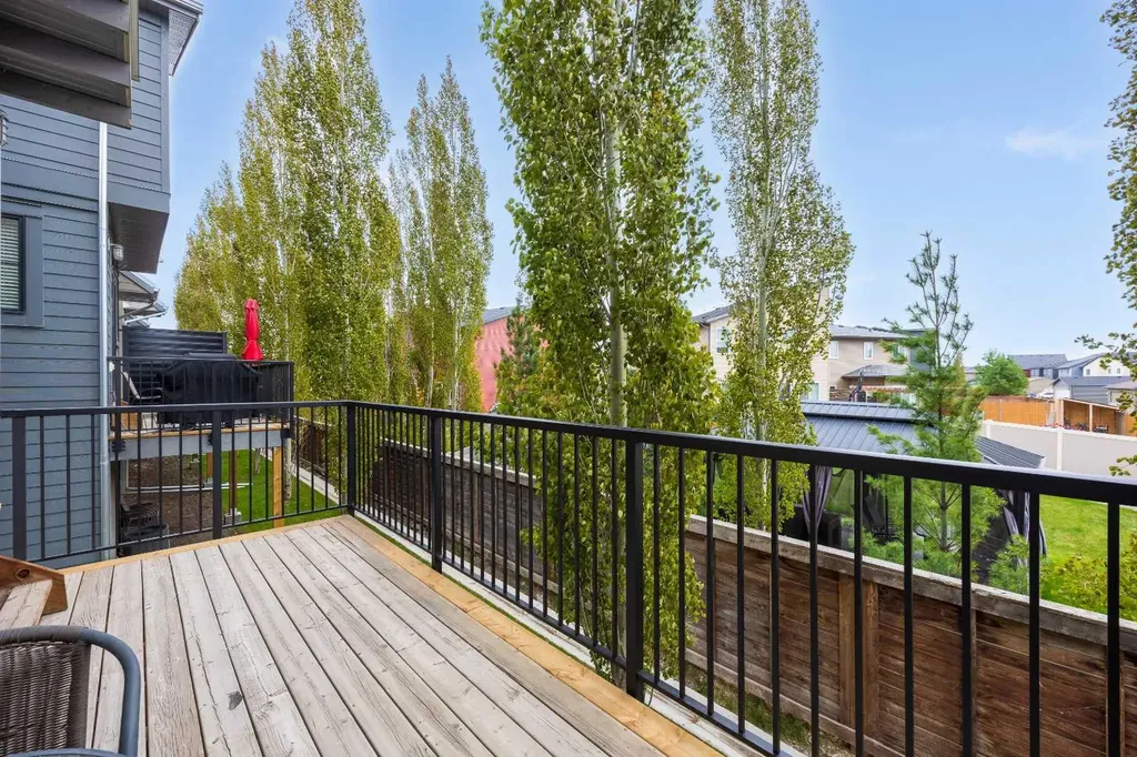 134 Walden Circle SE Calgary AB t2x0y4