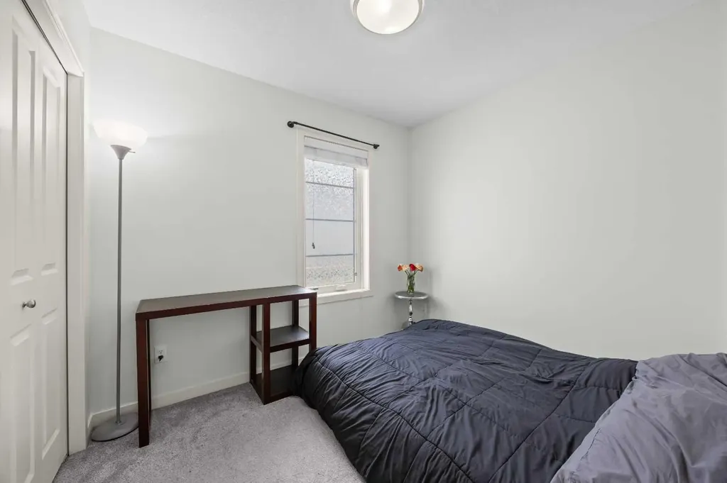 134 Walden Circle SE Calgary AB t2x0y4