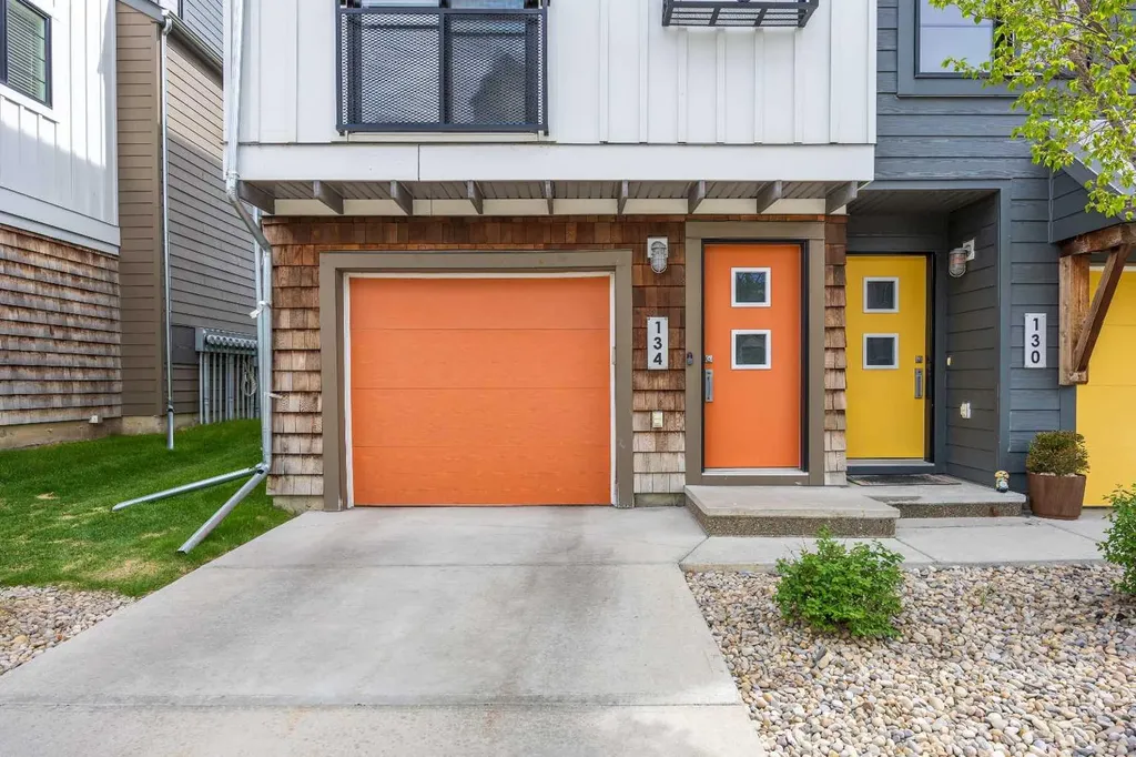 134 Walden Circle SE Calgary AB t2x0y4