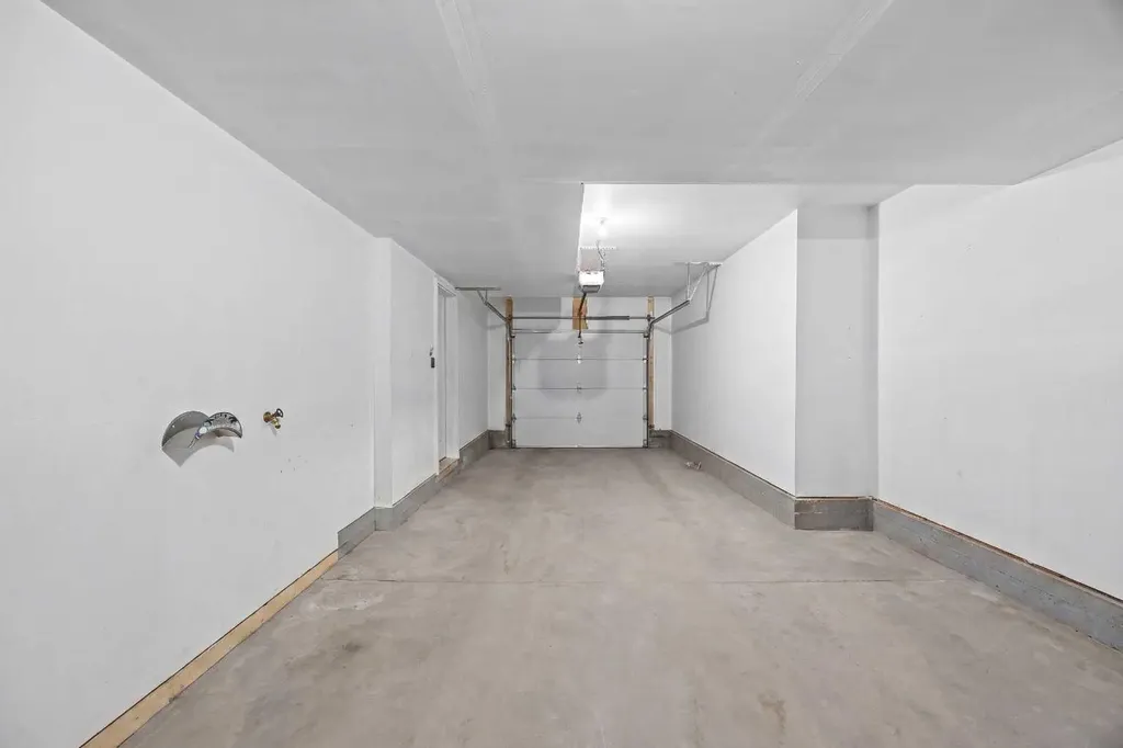 134 Walden Circle SE Calgary AB t2x0y4