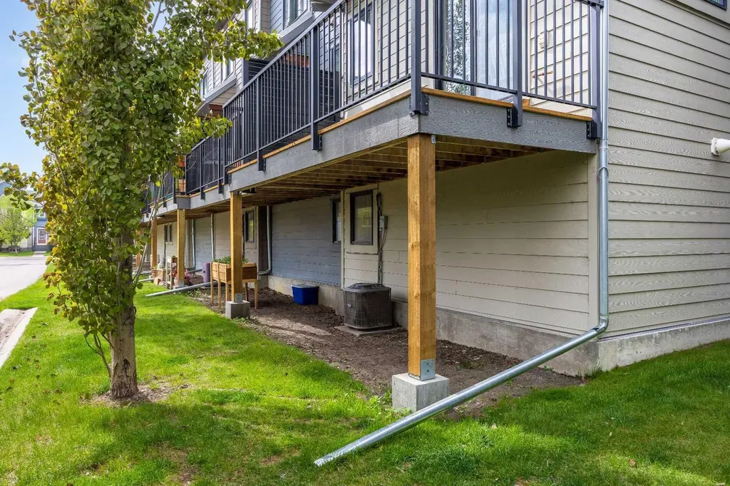 134 Walden Circle SE Calgary AB t2x0y4