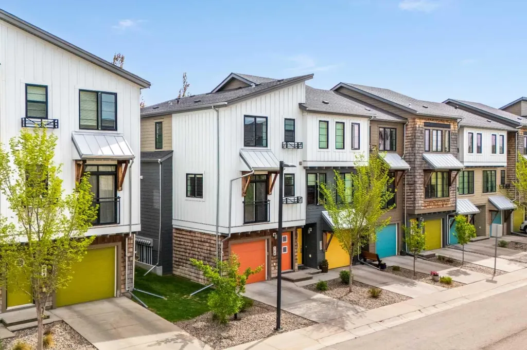 134 Walden Circle SE Calgary AB t2x0y4
