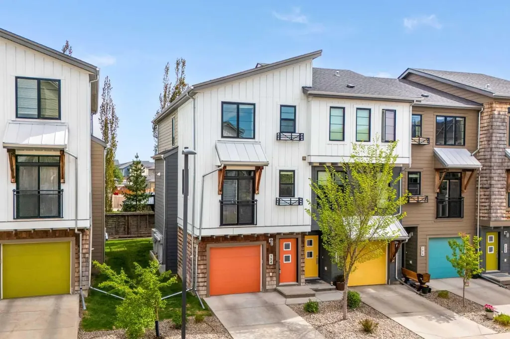 134 Walden Circle SE Calgary AB t2x0y4