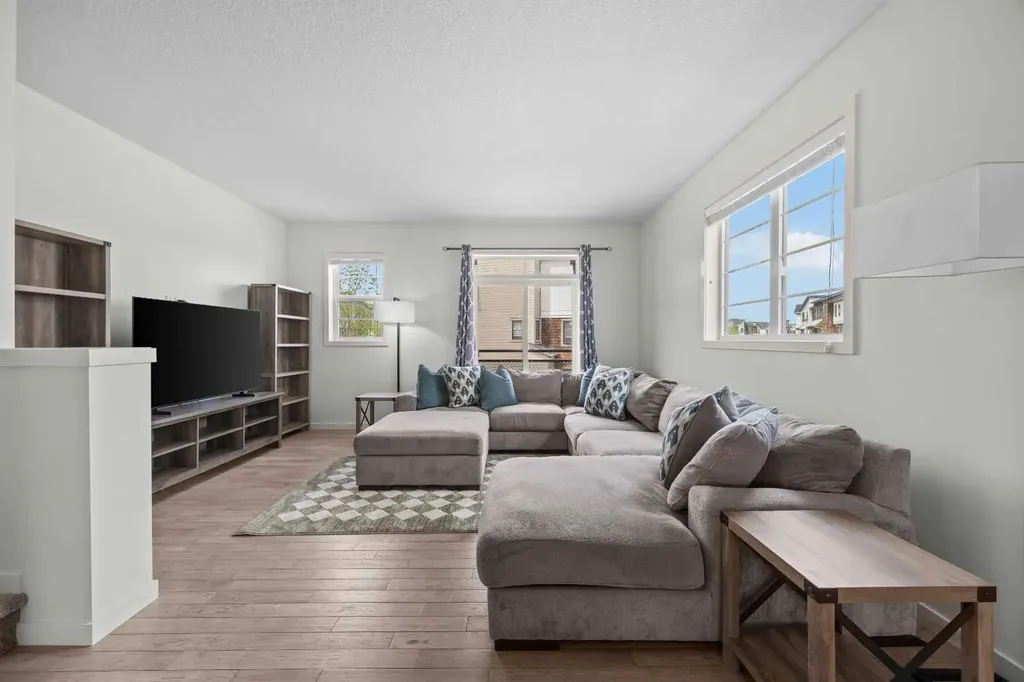 134 Walden Circle SE Calgary AB t2x0y4