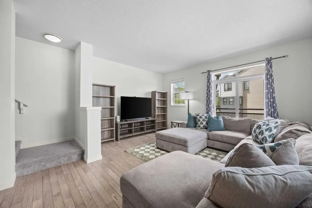 134 Walden Circle SE Calgary AB t2x0y4