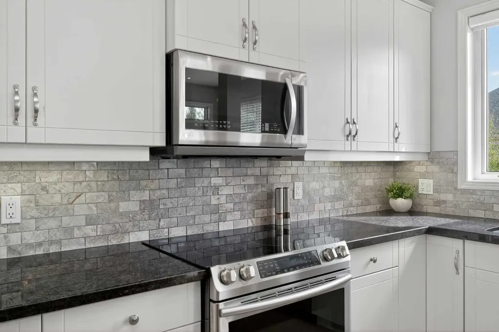 125 Cranleigh Park SE Calgary AB T2M 1H3