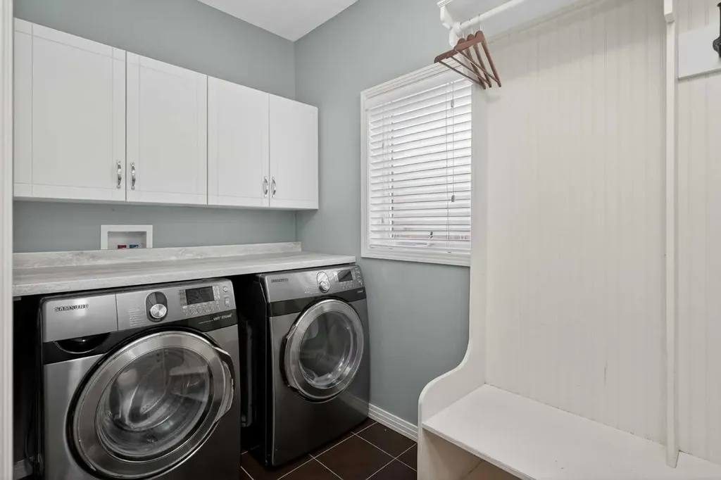 125 Cranleigh Park SE Calgary AB T2M 1H3