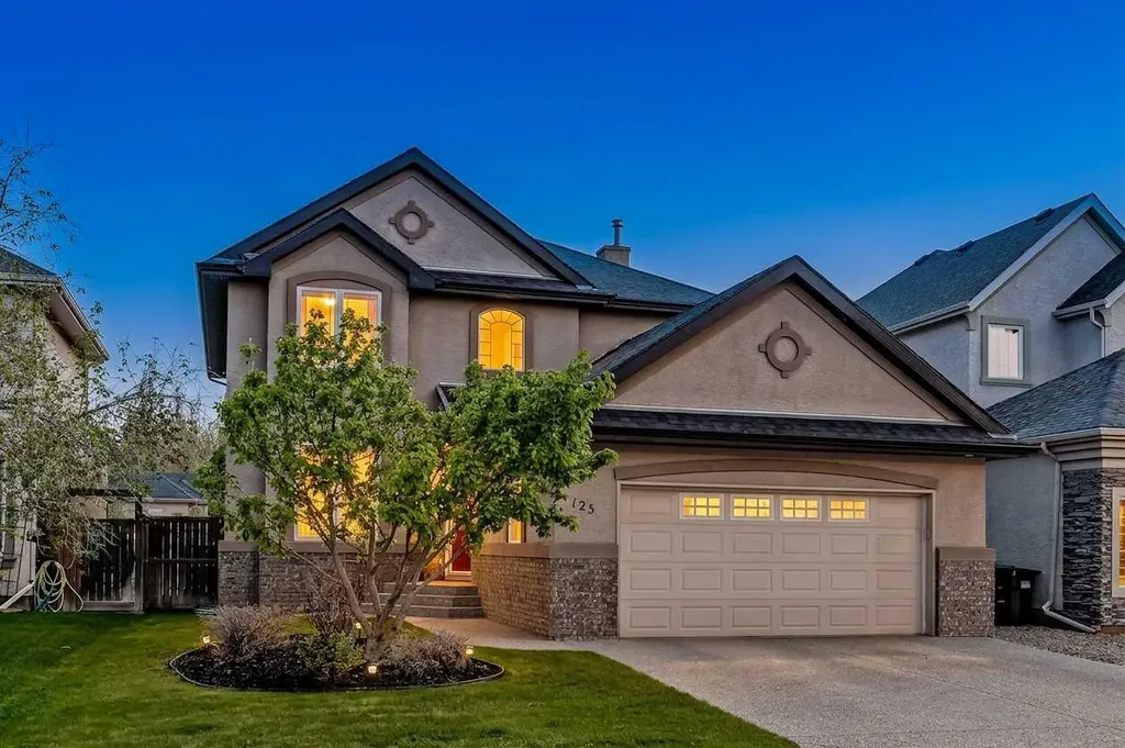 125 Cranleigh Park SE Calgary AB T2M 1H3