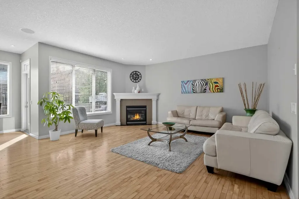 125 Cranleigh Park SE Calgary AB T2M 1H3