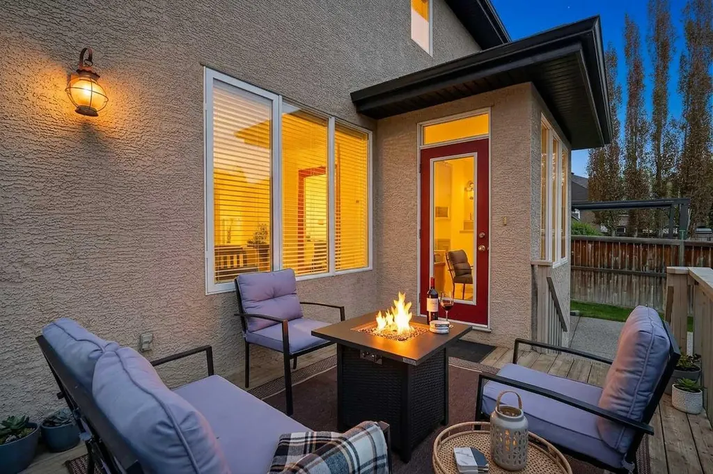 125 Cranleigh Park SE Calgary AB T2M 1H3