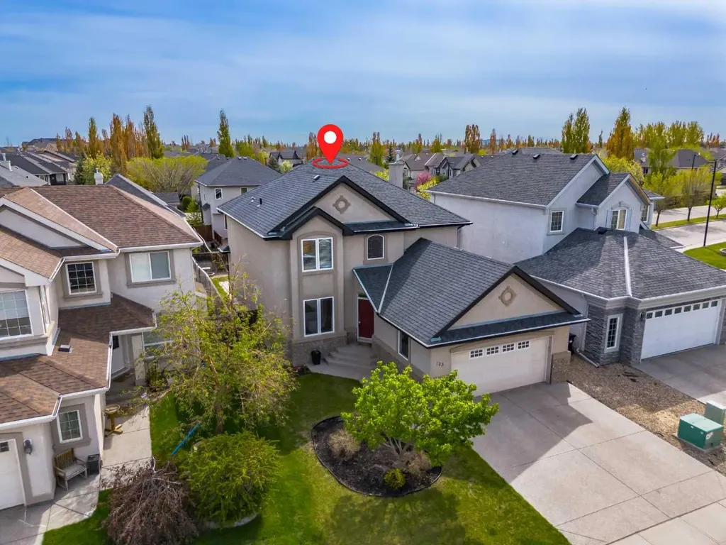 125 Cranleigh Park SE Calgary AB T2M 1H3