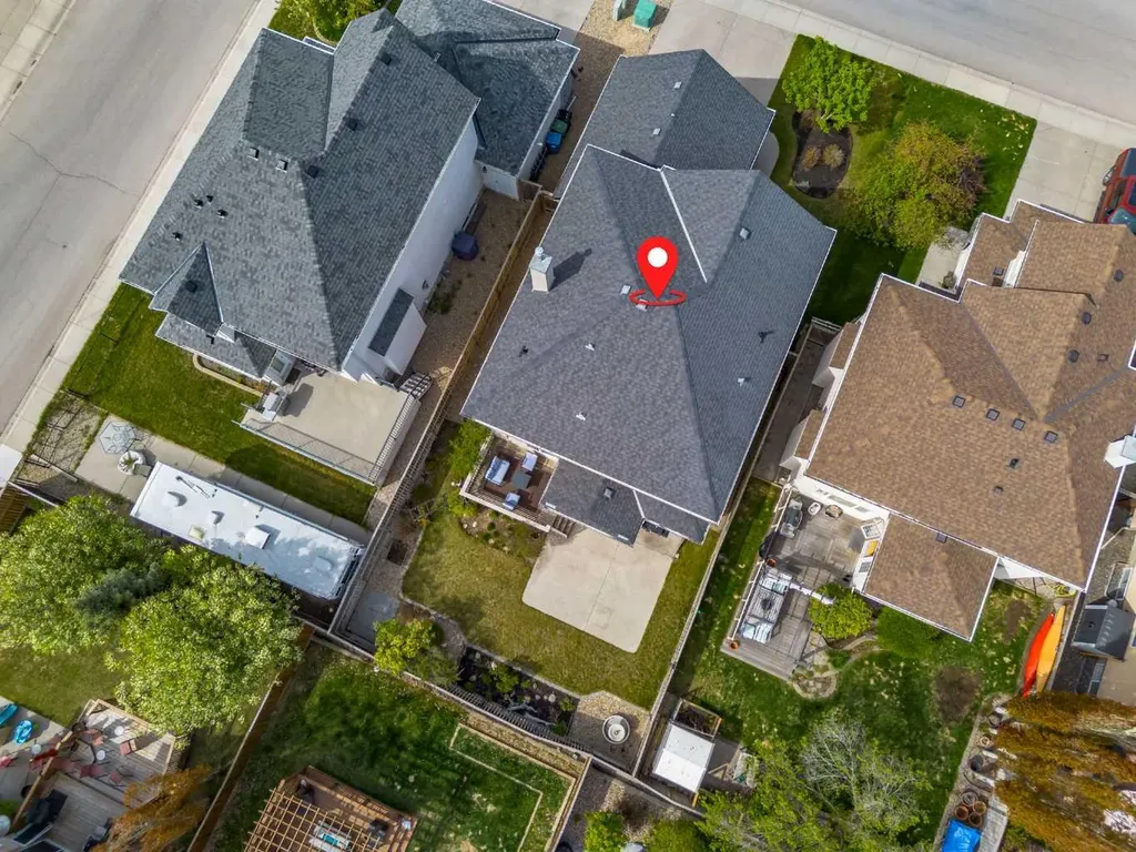 125 Cranleigh Park SE Calgary AB T2M 1H3