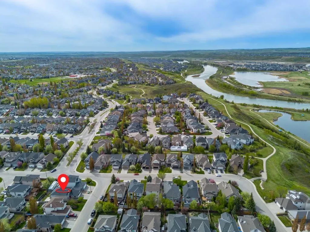 125 Cranleigh Park SE Calgary AB T2M 1H3