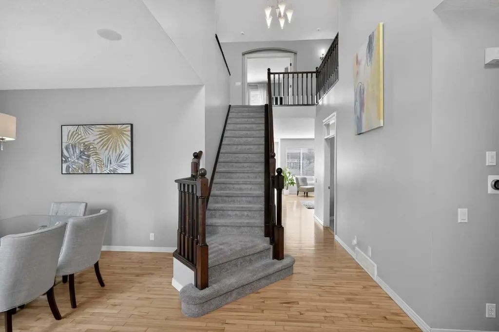 125 Cranleigh Park SE Calgary AB T2M 1H3